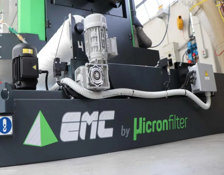 EMC Giant WET Line M650W EMC Giant WET Line M650W